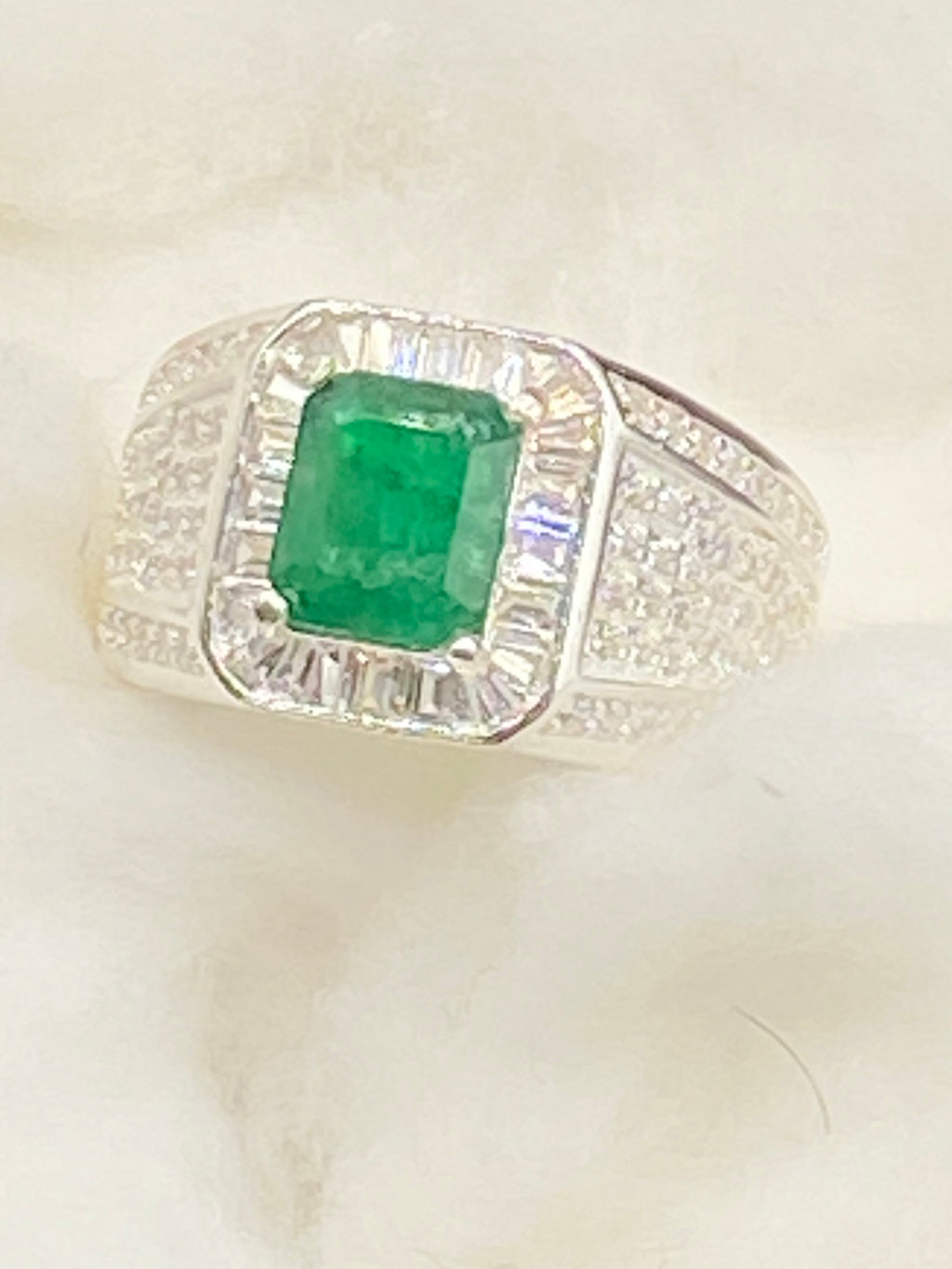 Emerald Swat Men's Ring