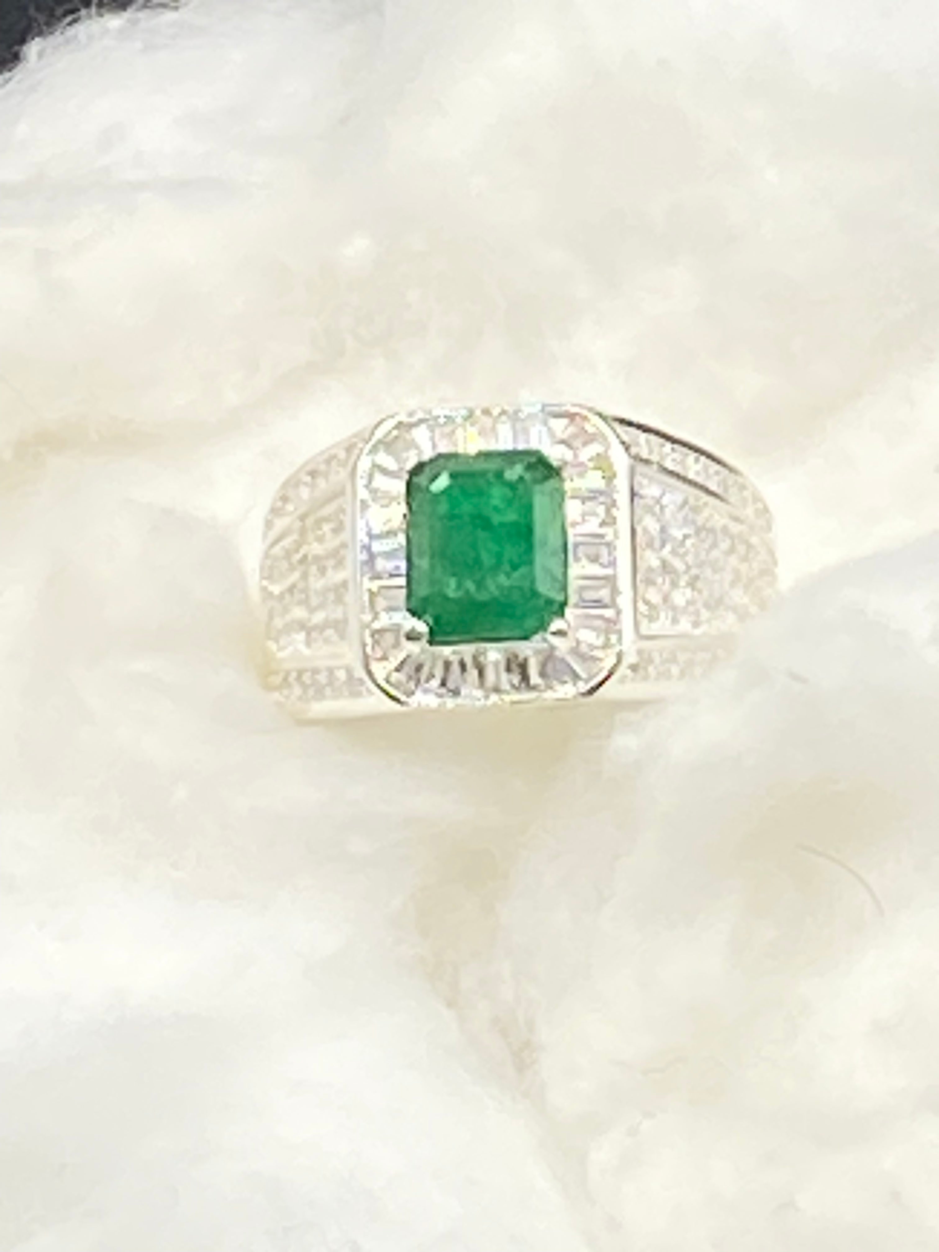 Emerald Swat Men's Ring