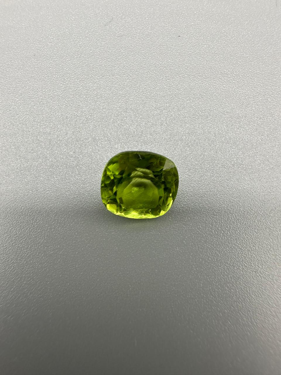 Peridot Stone 2.95 Carats