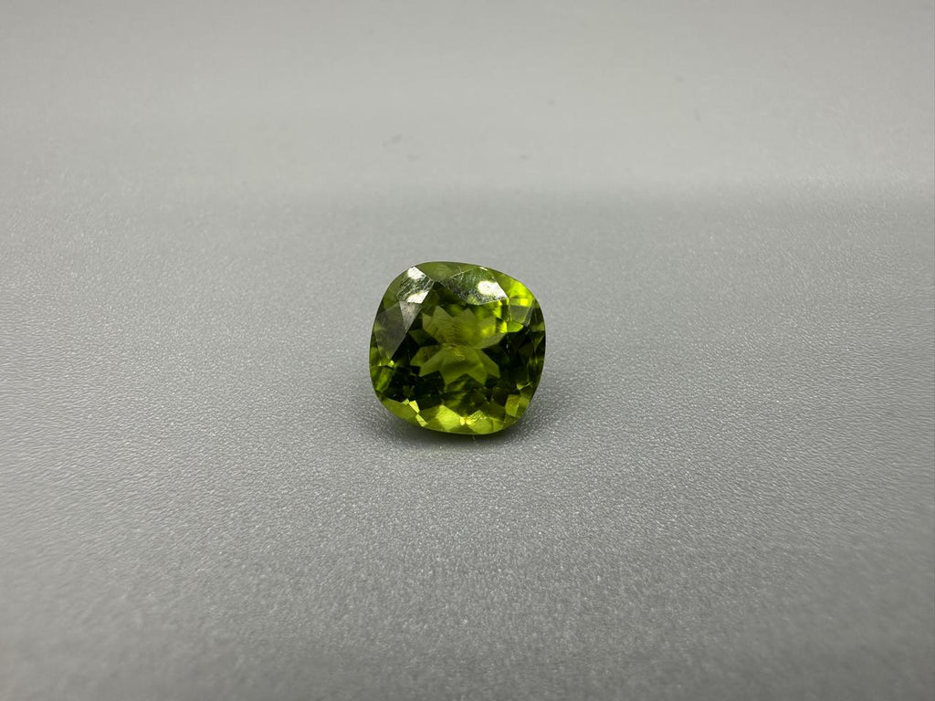 Peridot Stone 2.95 Carats