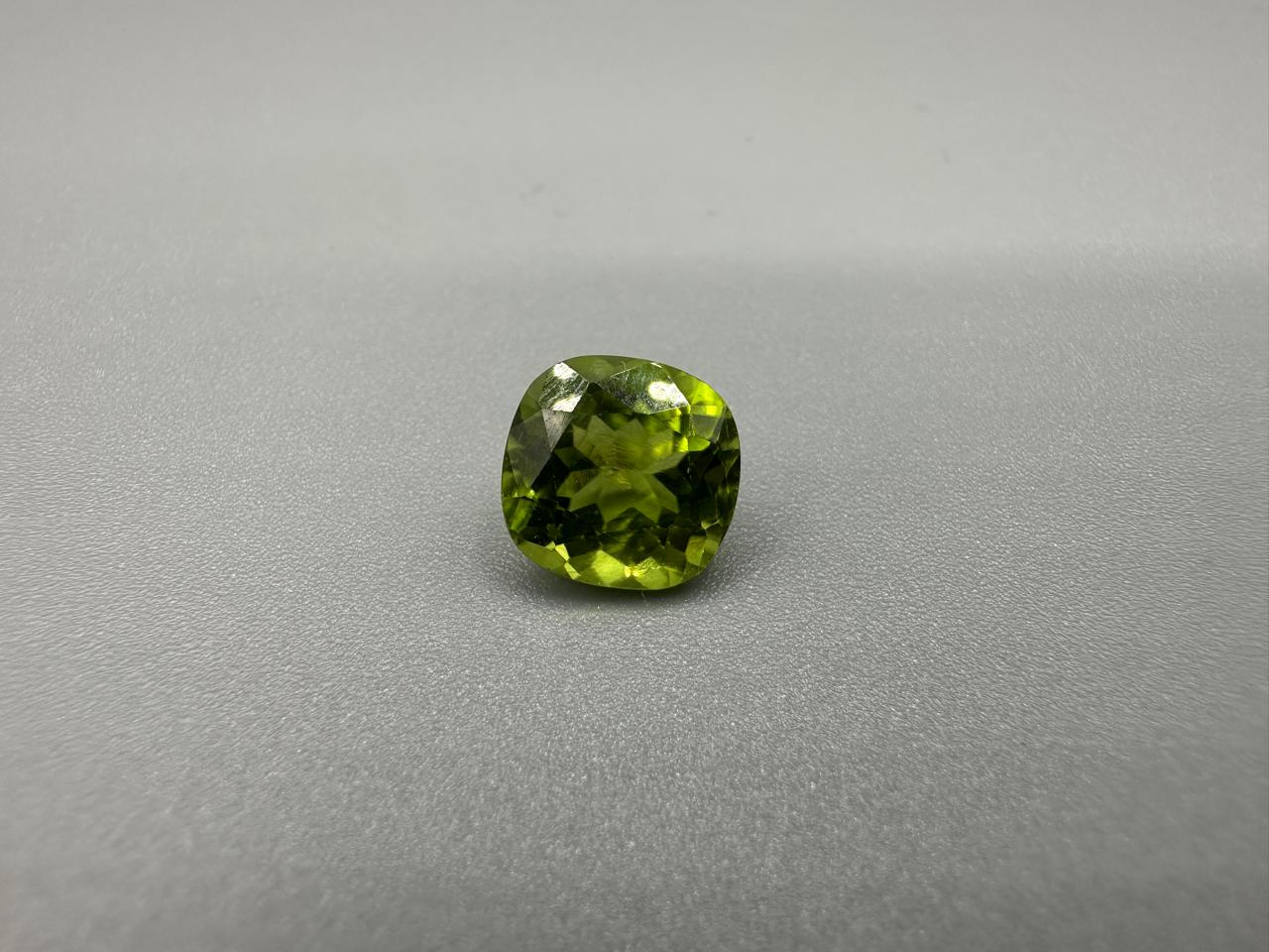 Peridot Stone 2.95 Carats