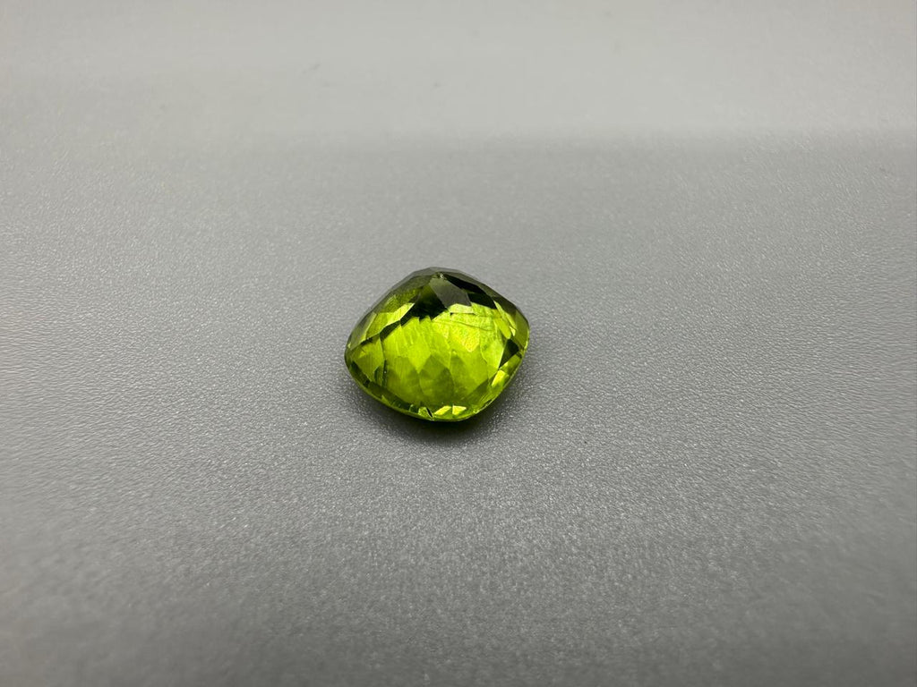 Peridot Stone 2.95 Carats