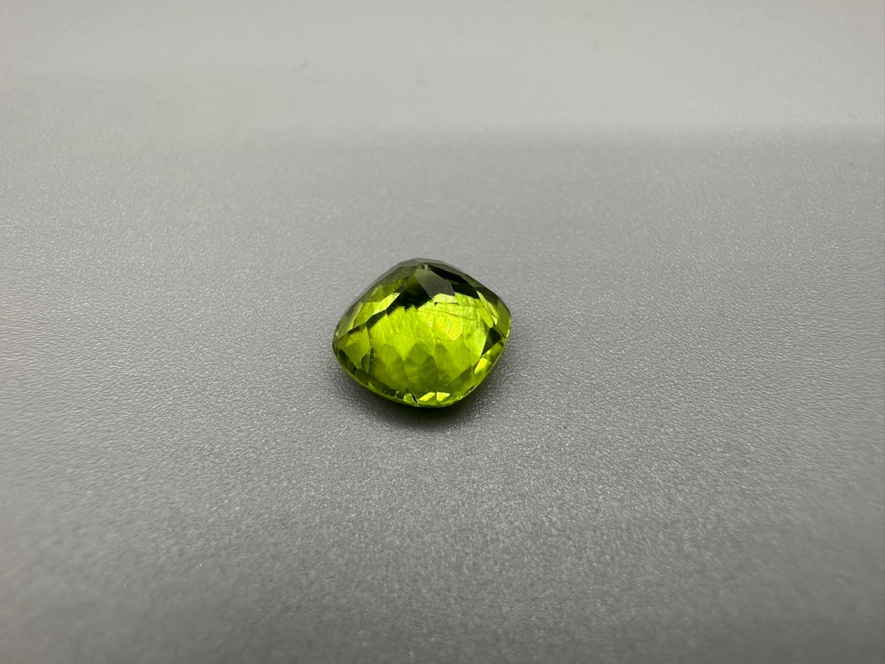 Peridot Stone 2.95 Carats